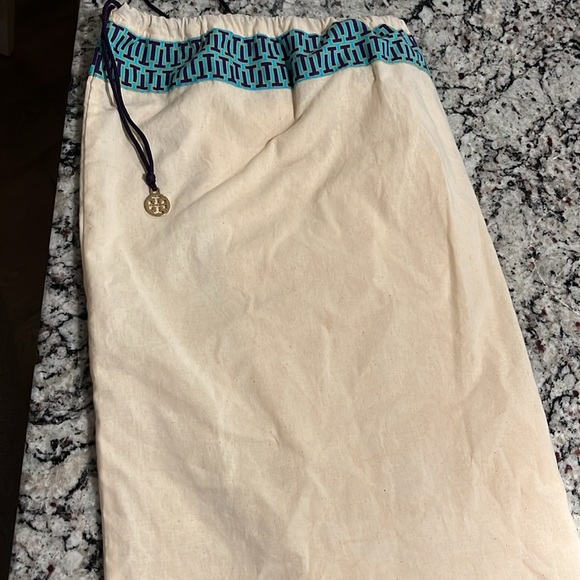 Tory Burch Amanda Tote - Picture 9 of 9